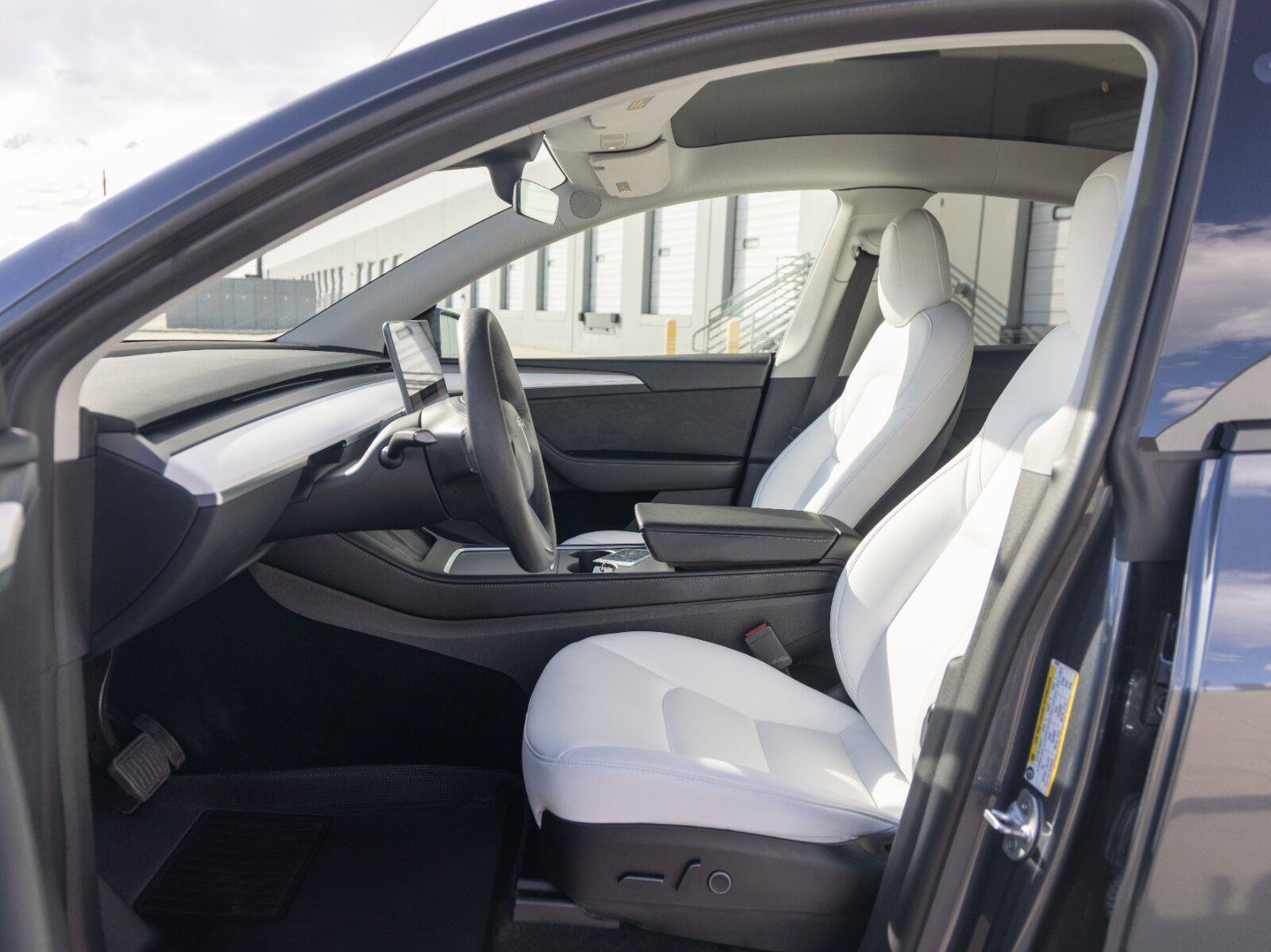 Used 2022 Tesla Model Y Long Range AWD/4WD image 4