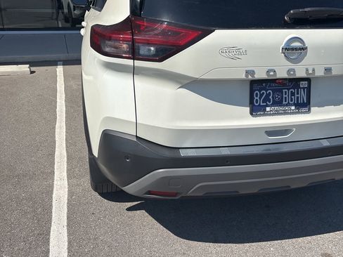 Used 2021 Nissan Rogue SV image 19