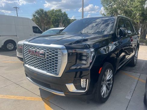 Used 2023 GMC Yukon Denali RWD image 3