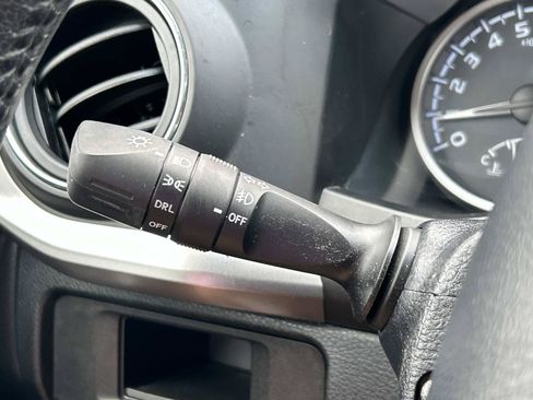 Used 2019 Toyota Tacoma SR5 RWD image 23