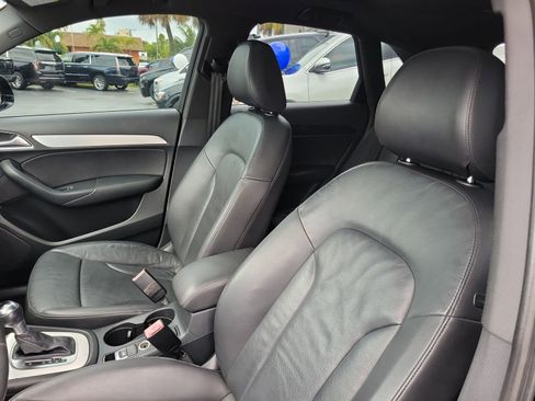 Used 2018 Audi Q3 2.0T Premium Plus w/ Premium Plus Package FWD image 11