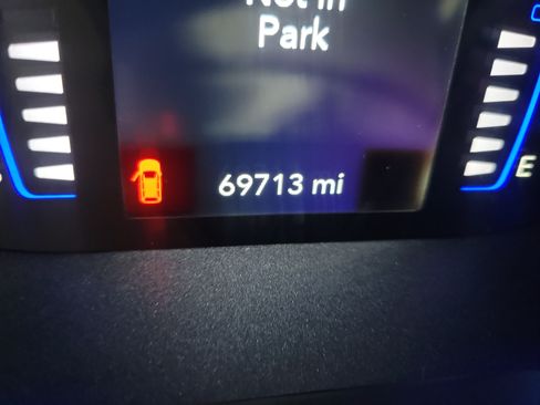 Used 2023 Chrysler Voyager LX FWD image 26