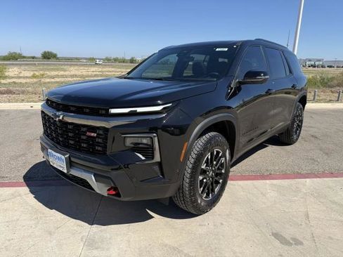 Used 2026 Chevrolet Traverse LT image 5