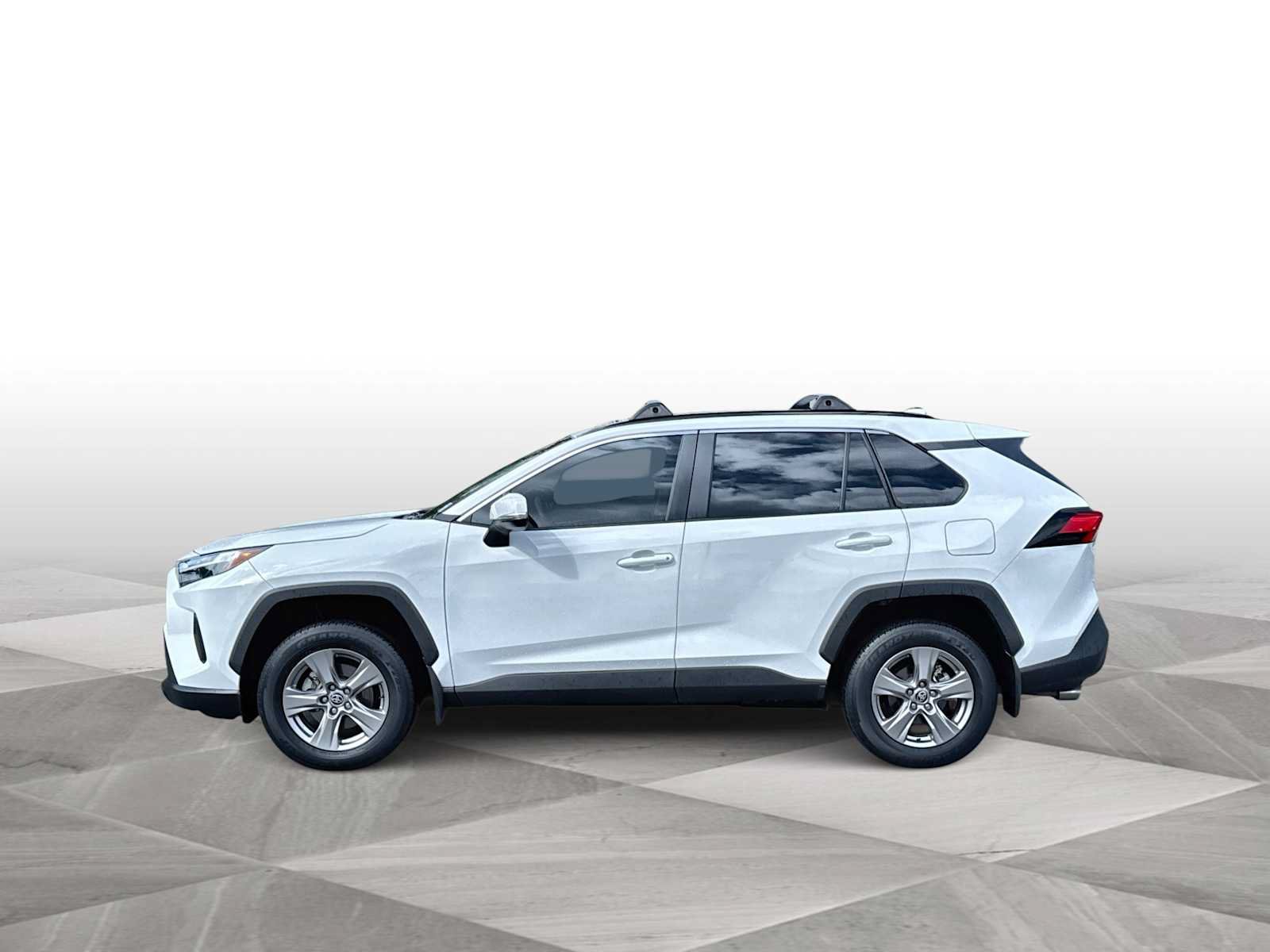 Used 2024 Toyota RAV4 XLE w/ Convenience Package FWD image 5