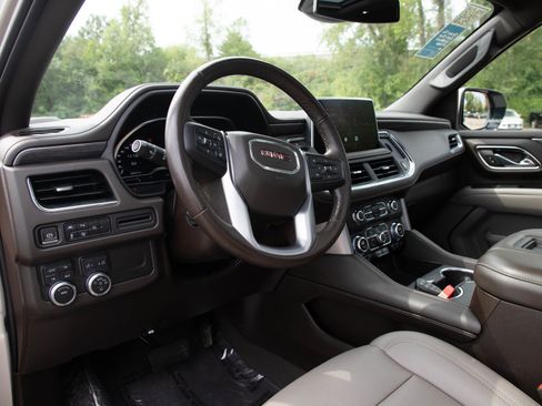 Used 2023 GMC Yukon XL SLT w/ SLT Premium Package AWD/4WD image 26