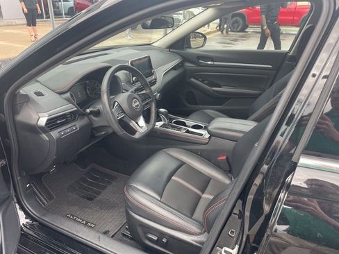 Used 2025 Nissan Altima 2.5 SR image 9