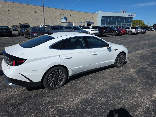 Used 2025 Hyundai Sonata SEL FWD image 4