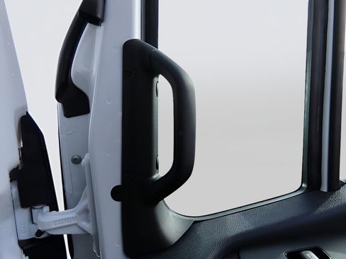 Used 2024 Mercedes-Benz Sprinter 3500 image 18