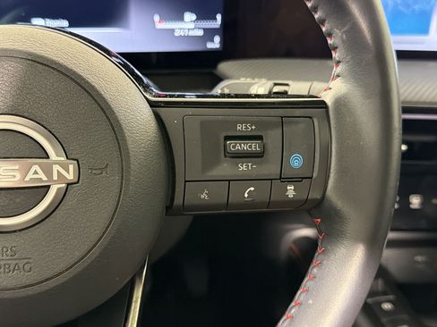 Used 2025 Nissan Kicks SR w/ SR Premium Package FWD image 16