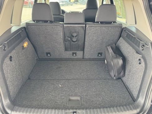 Used 2017 Volkswagen Tiguan S image 10