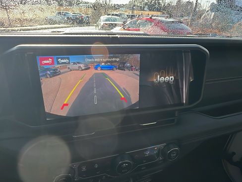 Certified 2024 Jeep Wrangler Sahara w/ Technology Group image 33