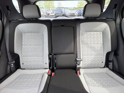 Used 2023 Chevrolet Equinox LS FWD image 28