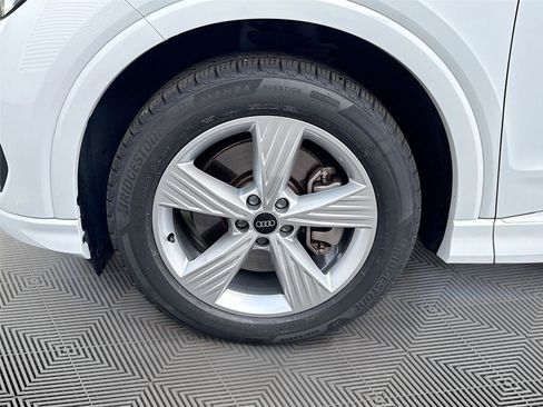 Used 2022 Audi Q4 e-tron Premium w/ Convenience Package image 31