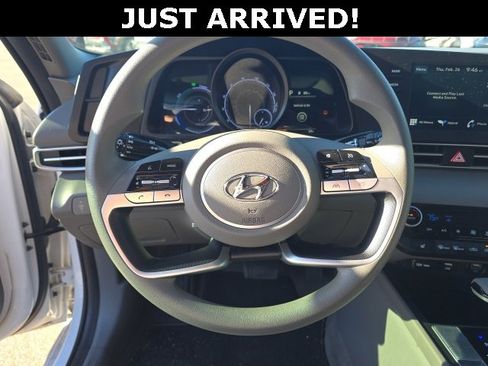 Certified 2022 Hyundai Elantra Blue image 10