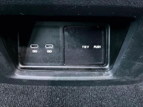 Used 2025 Volkswagen Atlas Cross Sport SE FWD image 36