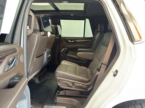 Used 2022 GMC Yukon Denali w/ Denali Ultimate Package AWD/4WD image 13