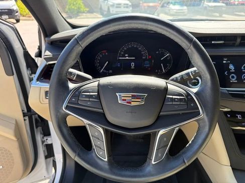 Used 2019 Cadillac XT5 Luxury w/ LPO, Radiant Package FWD image 17