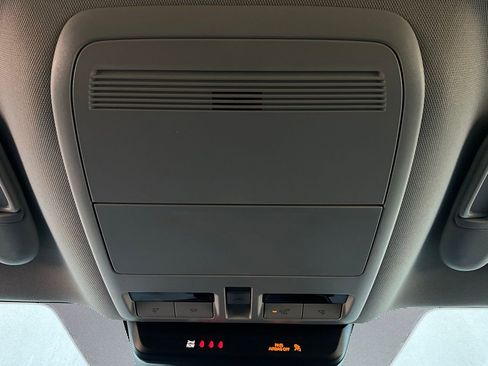 Used 2025 MAZDA CX-50 AWD 2.5 S w/ Premium Package image 17