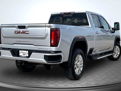 Used 2022 GMC Sierra 2500 Denali AWD/4WD image 2