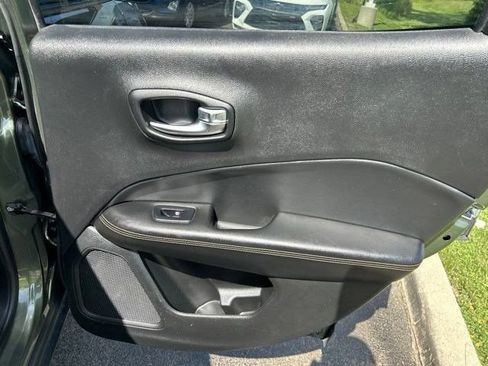 Used 2019 Jeep Compass Limited AWD/4WD image 38