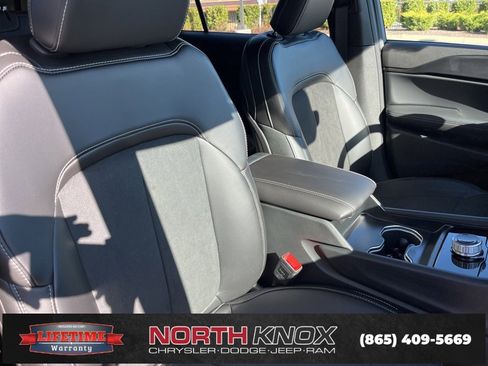 New 2025 Jeep Grand Cherokee L Altitude image 29