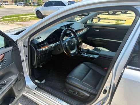Used 2014 Lexus ES 350 w/ Premium Package FWD image 4