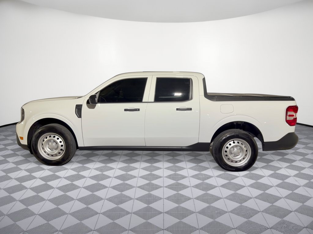Used 2025 Ford Maverick XL FWD image 2