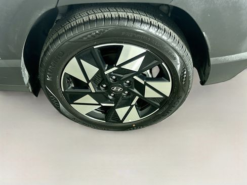 Used 2025 Hyundai Kona SEL image 11