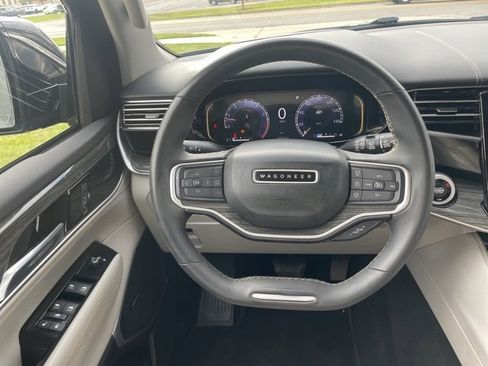 Used 2022 Jeep Wagoneer Series III w/ Flexible Seating Group image 22