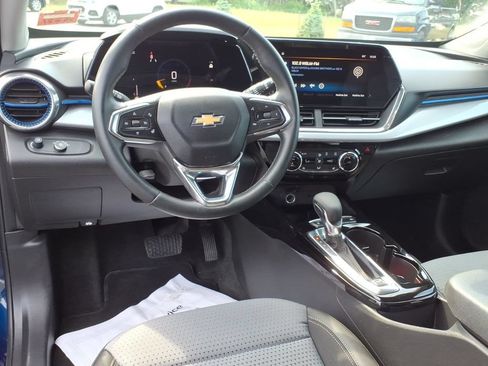 Used 2024 Chevrolet Trax LT w/ Driver Confidence Package FWD image 14