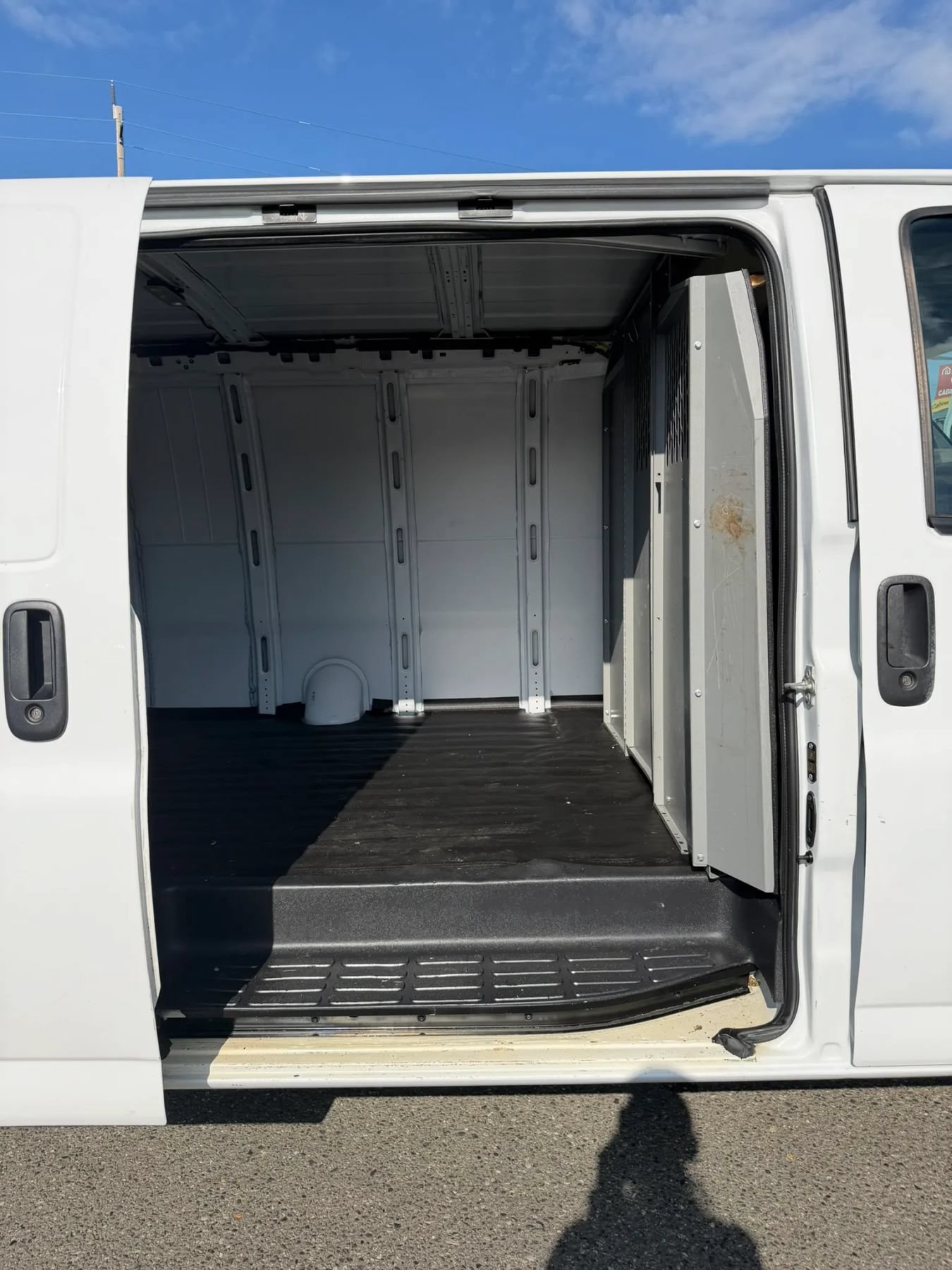 Used 2023 GMC Savana 2500 Extended w/ Driver Convenience Package RWD image 22