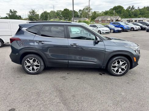 Used 2021 Kia Seltos EX AWD/4WD image 6