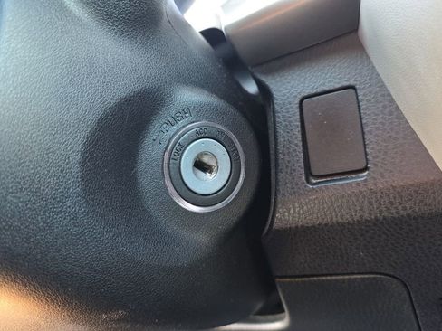 Used 2015 Toyota RAV4 LE image 27