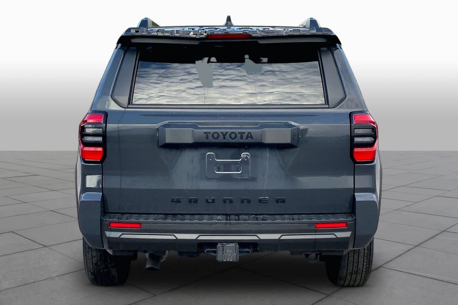 Used 2025 Toyota 4Runner SR5 AWD/4WD image 5