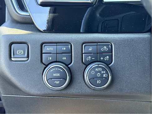 Used 2024 Chevrolet Silverado 2500 LTZ image 9