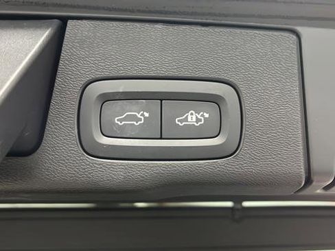 Used 2025 Volvo XC60 B5 Core w/ Protection Package Premier image 30