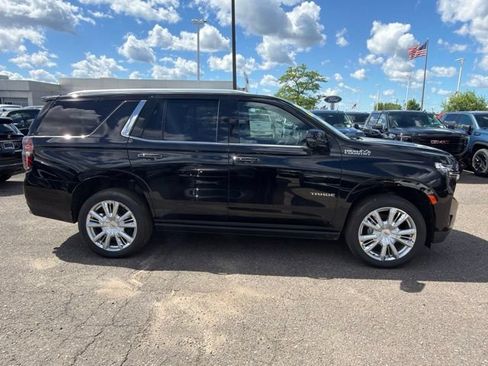Used 2021 Chevrolet Tahoe High Country w/ Premium Package AWD/4WD image 6