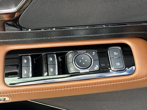 Certified 2024 Lincoln Aviator Reserve w/ Equipment Group 201A AWD/4WD image 16