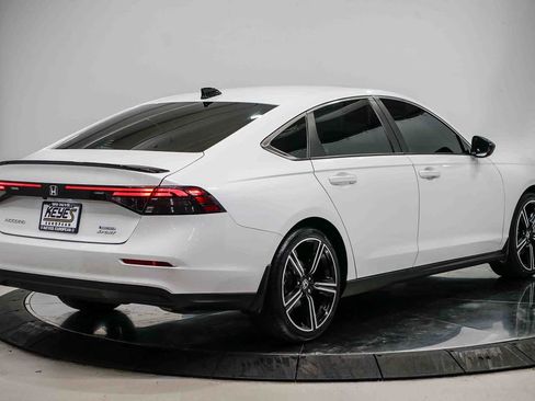 Used 2023 Honda Accord Sport image 4