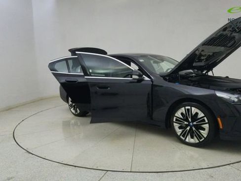 Used 2024 BMW i5 eDrive40i w/ Convenience Package RWD image 71