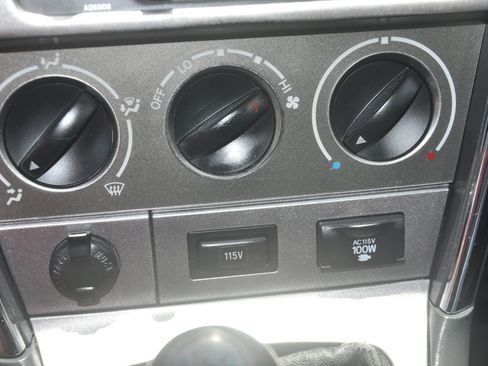 Used 2003 Toyota Matrix XR FWD image 37