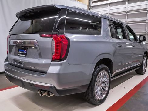 Used 2023 GMC Yukon XL Denali AWD/4WD image 6