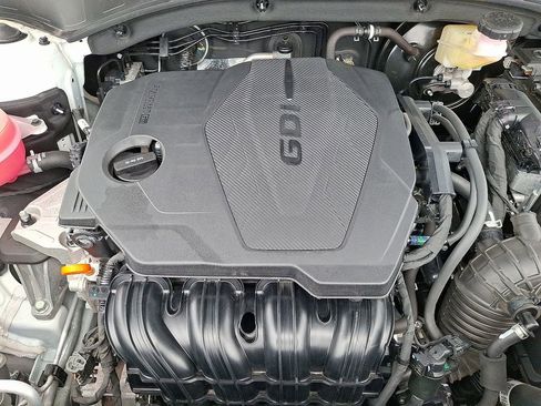 Certified 2025 Kia Sorento LX FWD image 28