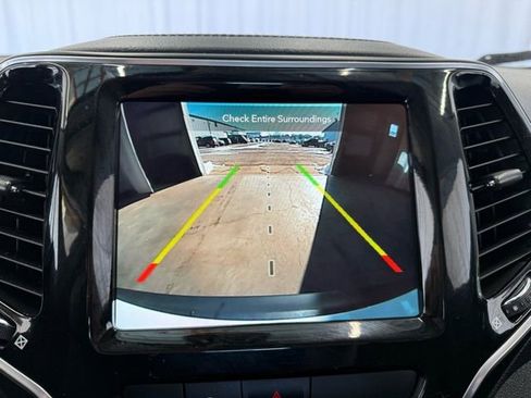 Used 2020 Jeep Cherokee Limited image 20