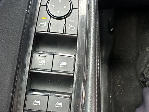 Used 2025 Nissan Rogue SV FWD image 6