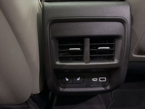 Certified 2023 Cadillac XT4 Luxury w/ Cold Weather Package image 19