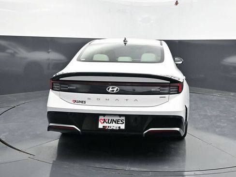 Used 2025 Hyundai Sonata SEL FWD image 8