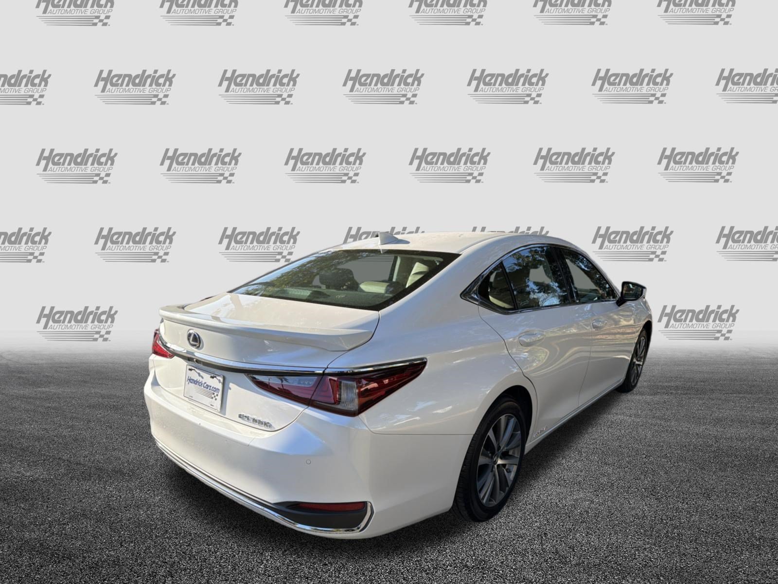 Certified 2020 Lexus ES 300h w/ Premium Package FWD image 9