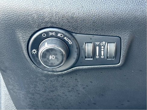 Used 2025 Jeep Compass Limited AWD/4WD image 12