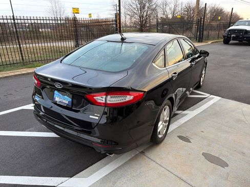 Used 2016 Ford Fusion SE image 6